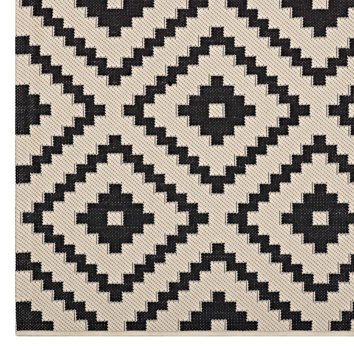 Perplex  Geometric Diamond Trellis 5x8 Indoor and Outdoor Area Rug