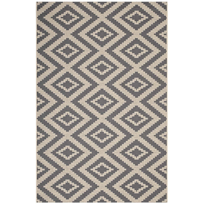 Jagged Geometric Diamond Trellis 5x8 Indoor and Outdoor Area Rug